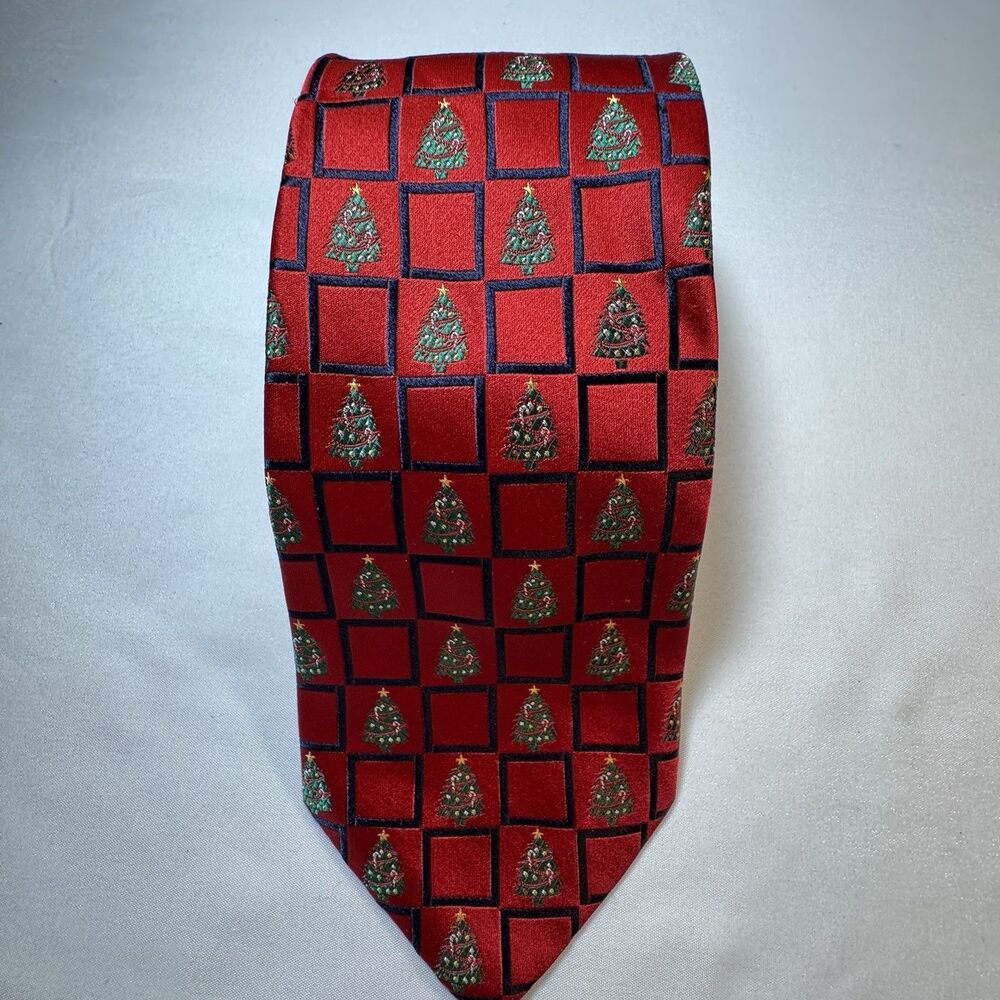 Vintage Holiday Traditions Christmas Tree Silk Tie Red Mulberry Neckwear USA